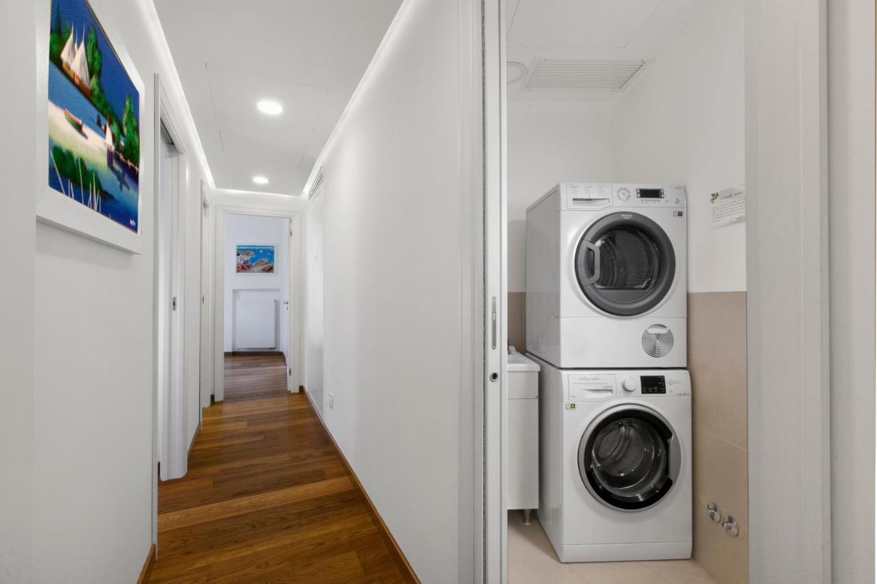 Sorrentovibes - Luxury Home Sea View & Jacuzzi In Sorrento Centre Luaran gambar