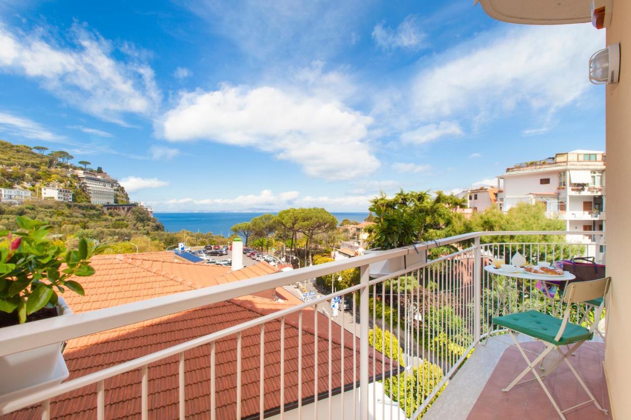 Sorrentovibes - Luxury Home Sea View & Jacuzzi In Sorrento Centre Luaran gambar
