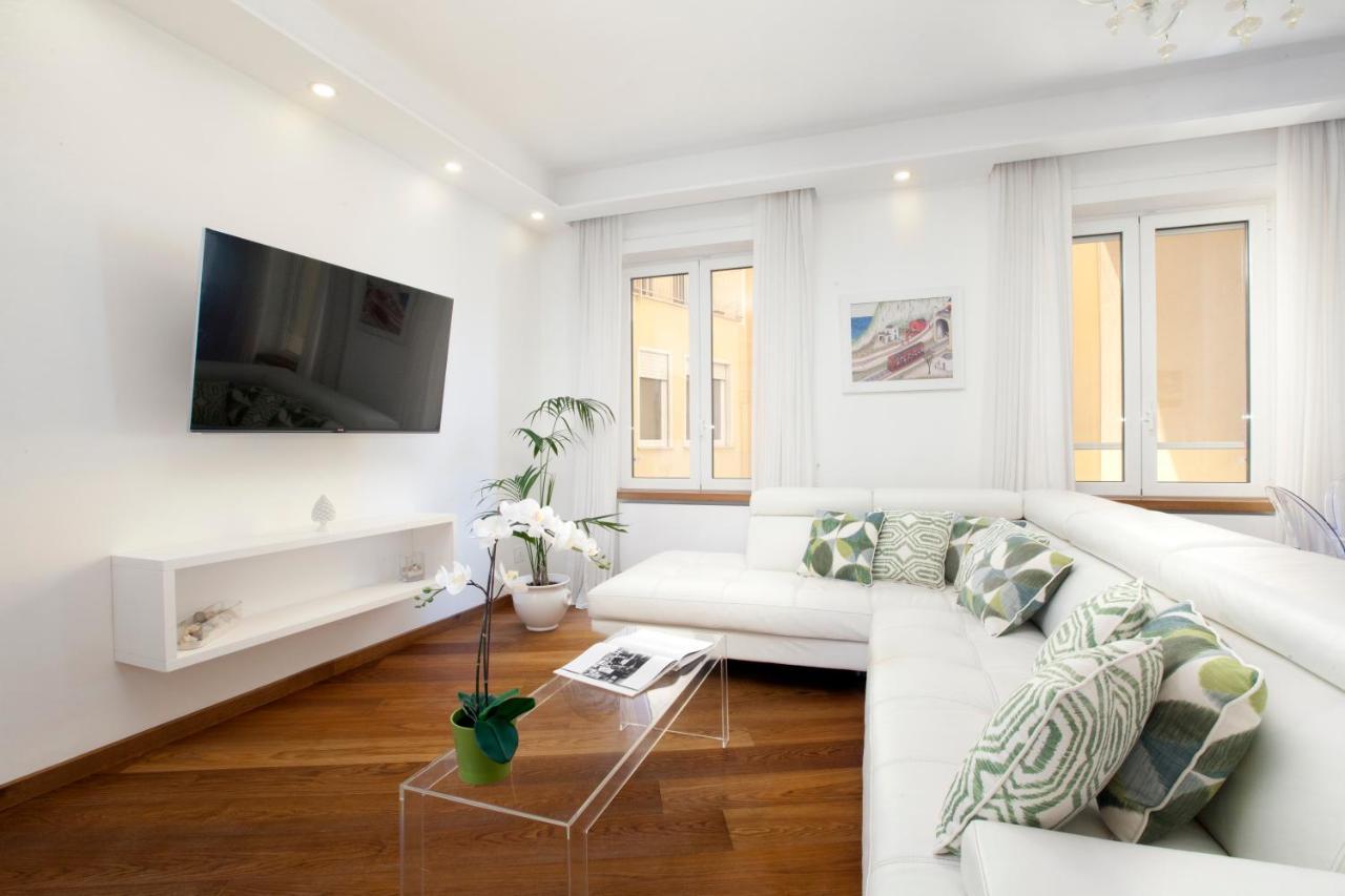 Sorrentovibes - Luxury Home Sea View & Jacuzzi In Sorrento Centre Luaran gambar